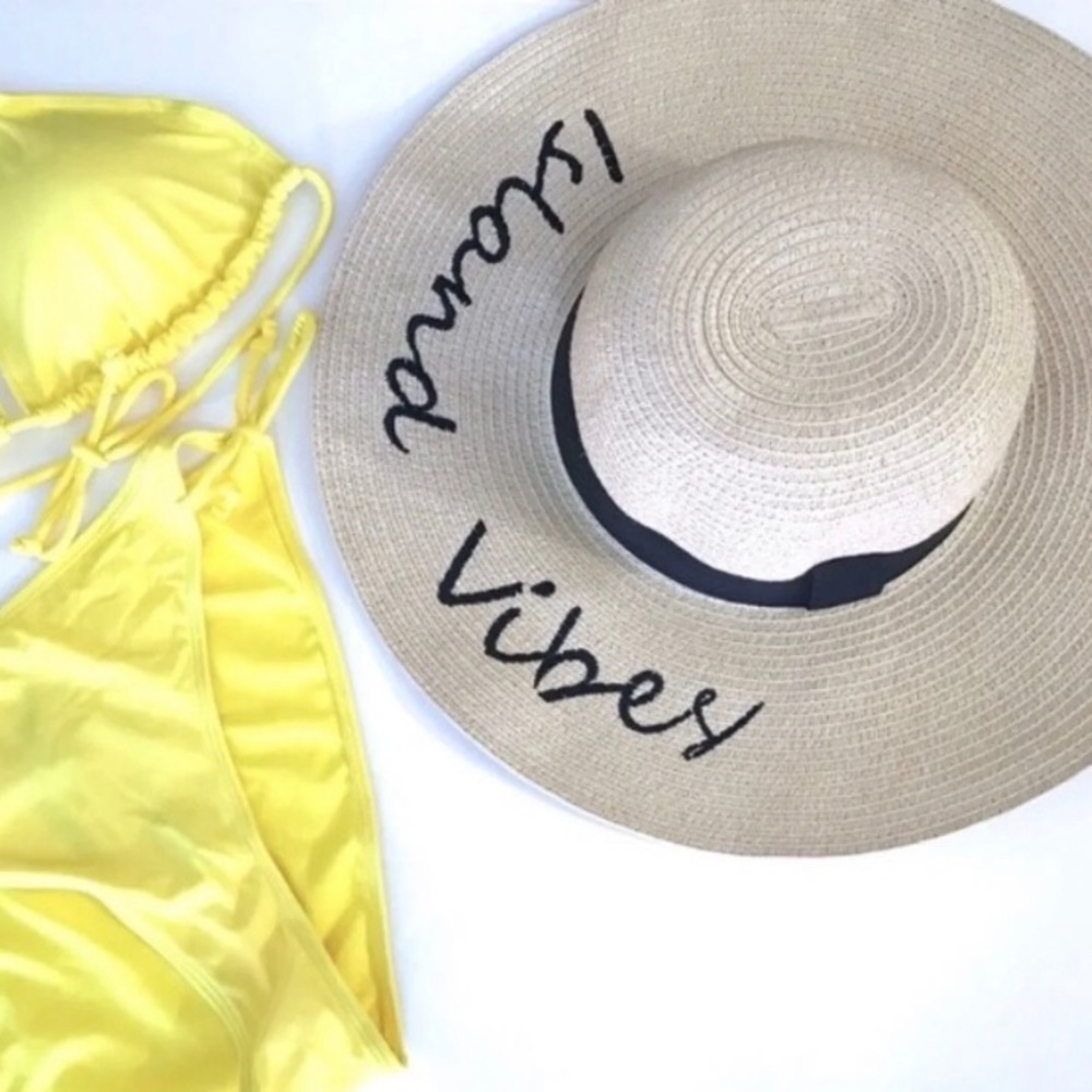 ISLAND VIBES STRAW HAT